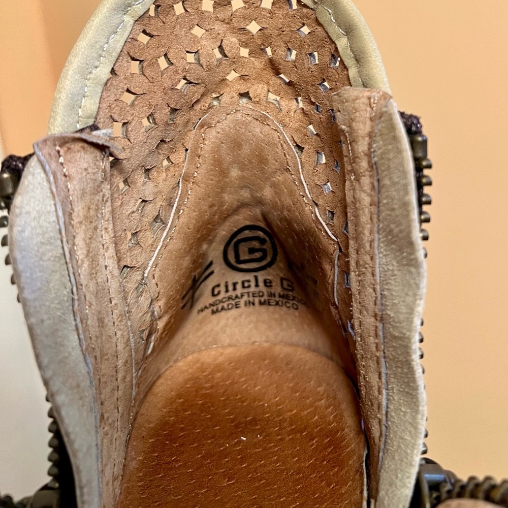 🌾Circle G by Corral Leather Cutout Tan Booties 7.5 - Picture 9 of 10